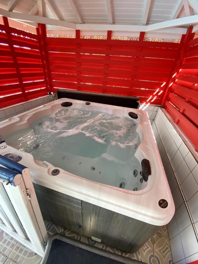 Appartement Moderne A Pointe Noire 36 M² Piscine & Jacuzzi מראה חיצוני תמונה